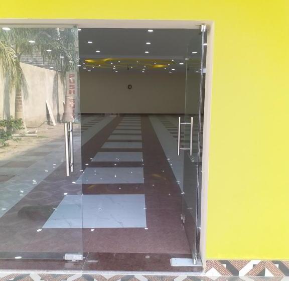 בית מלון כפרי Samrat