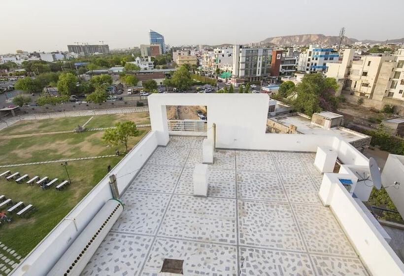 فندق Tuma Club House