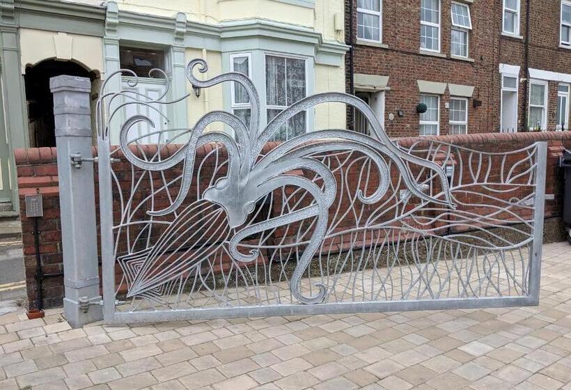 ベッドアンドブレックファースト Silver Street Suites