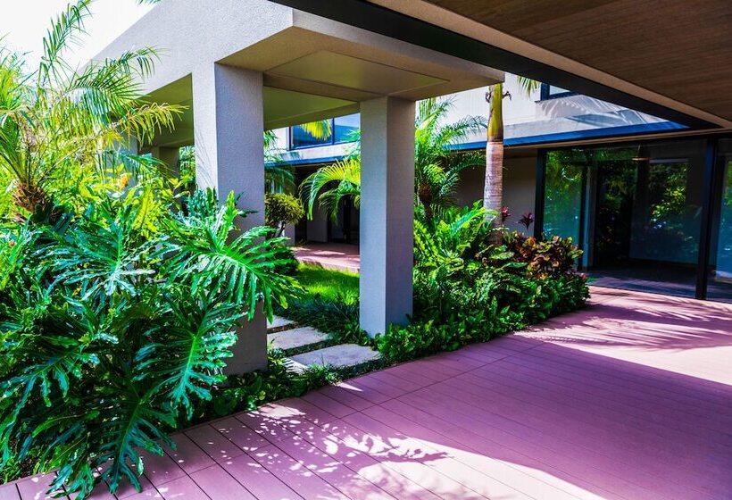 Glamday Style Okinawa Yomitan Hotel & Resort