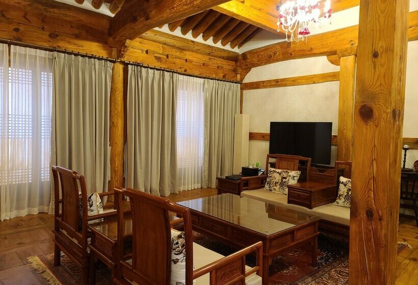 בית מלון כפרי Korea Palace