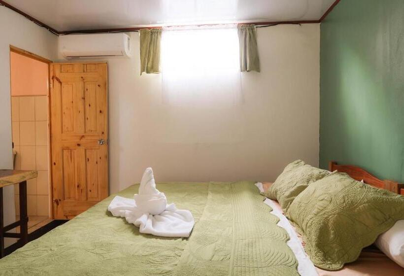 هتل Hoja De Oro Corcovado