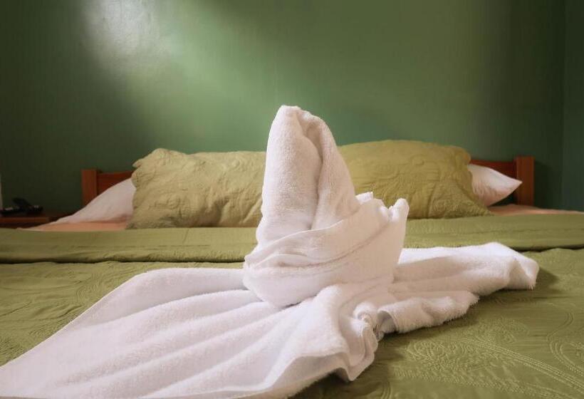 هتل Hoja De Oro Corcovado