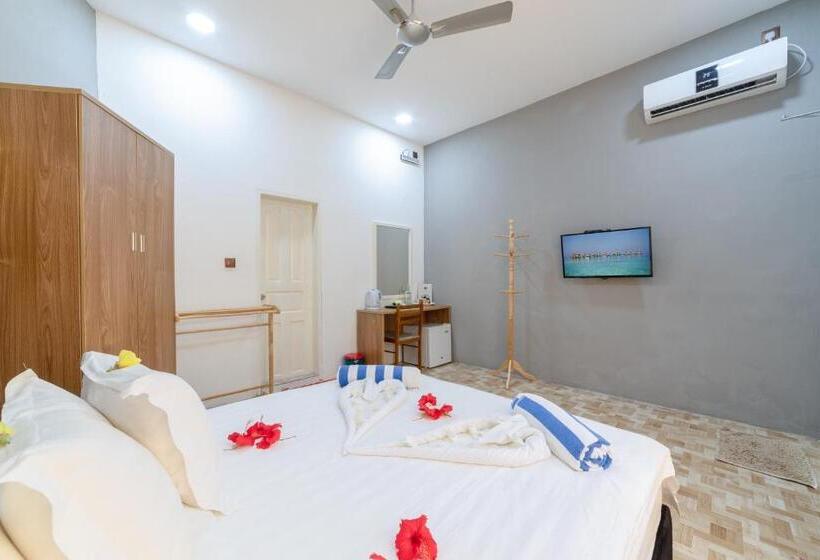 هتل Koimala Beach Ukulhas