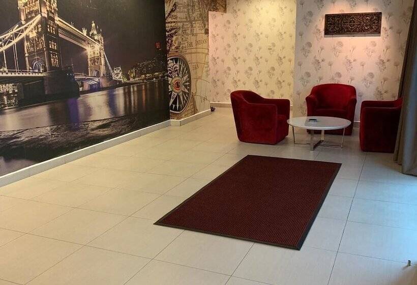 Отель Oscar Inn