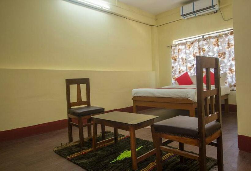 هتل Oyo 15721 Simrat