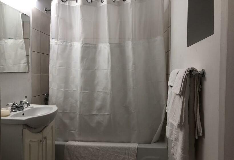 فندق Travelodge By Wyndham London Ontario