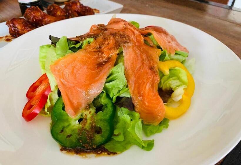 You Empire Hostel & Bar