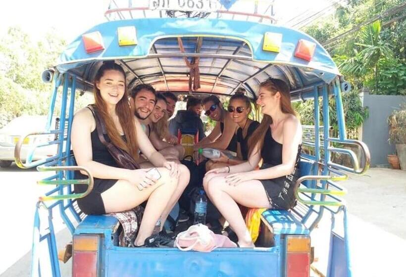 You Empire Hostel & Bar