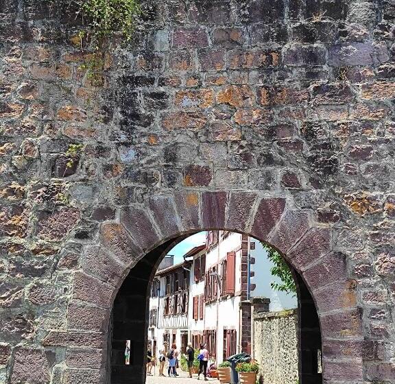 הוסטל L Auberge Du Pèlerin   St Jean Pied De Port