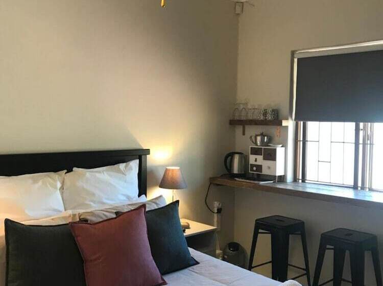 Dolphin Circle Bed And Breakfast