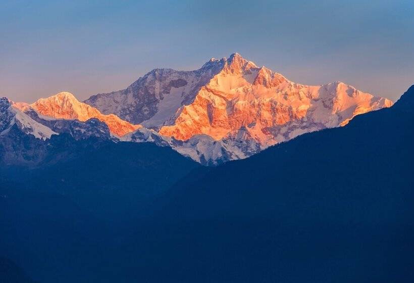 هتل Courtyard By Marriott Siliguri