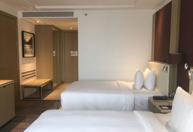 هتل Courtyard By Marriott Siliguri