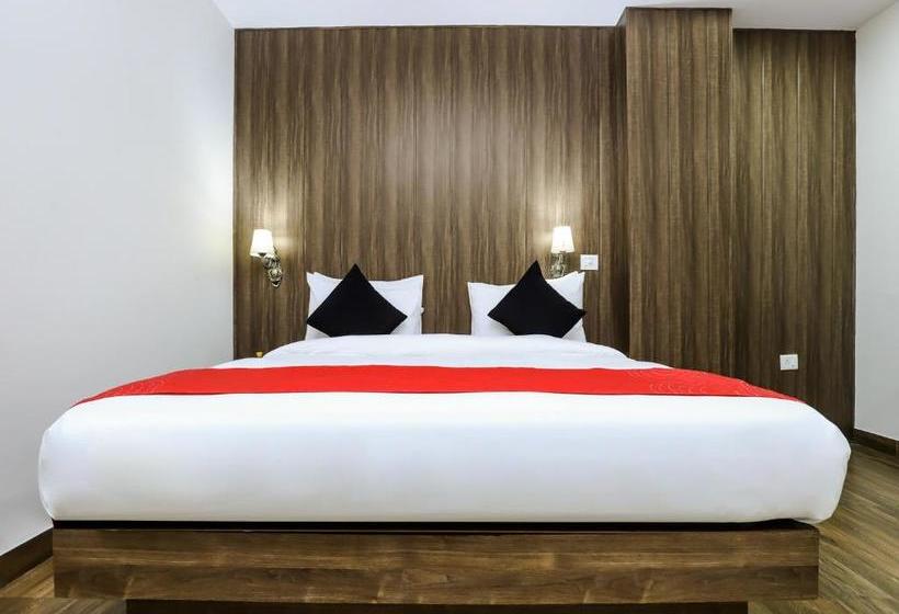 هتل Collection O 30049 Beta Plaza