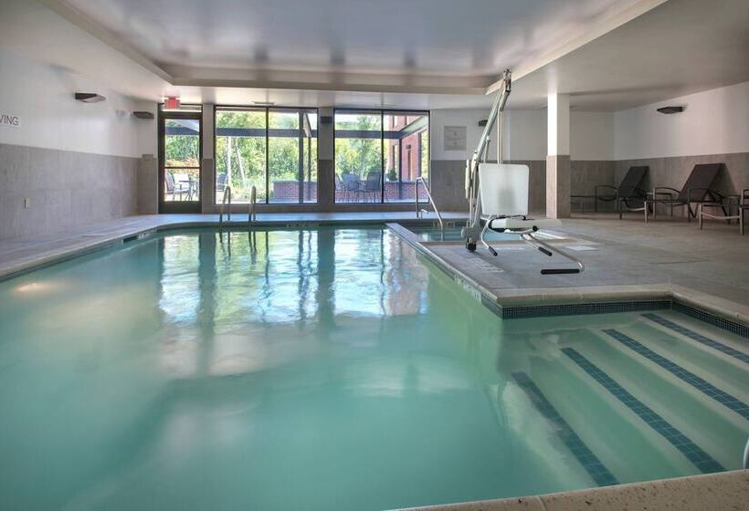 فندق Fairfield Inn & Suites By Marriott Williamstown