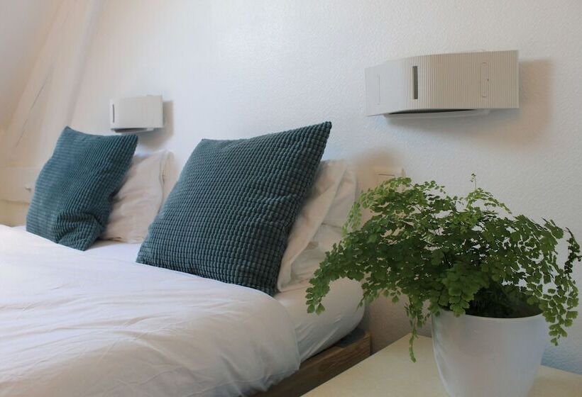 בית מלון כפרי Hostel La Maison Montreau