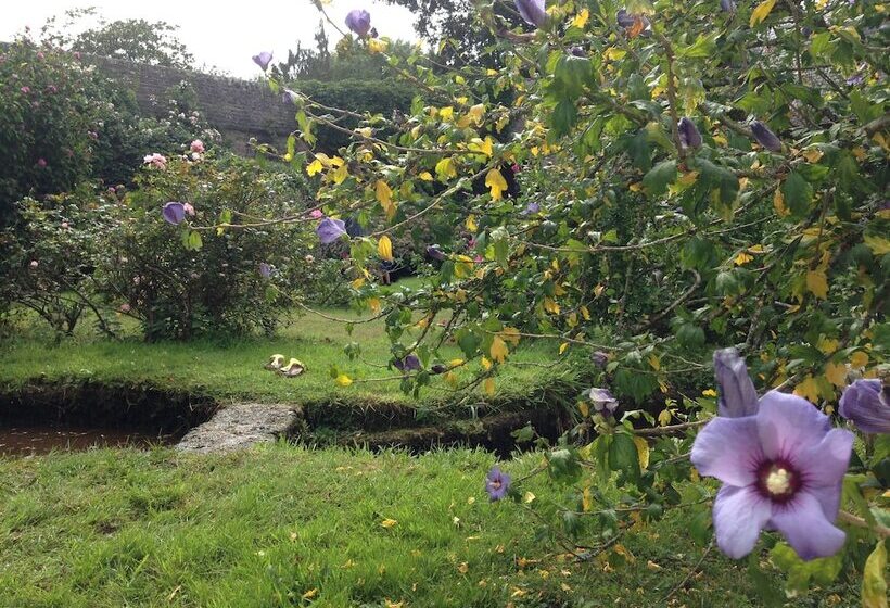 Отель Manoir Du Moustoir   Hôtel Les Empreintes