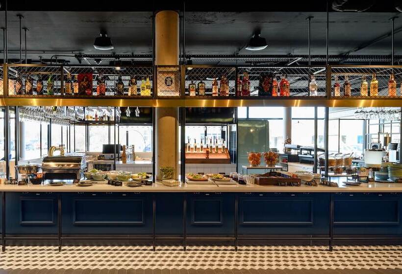 בית מלון כפרי Ibis Landshut City