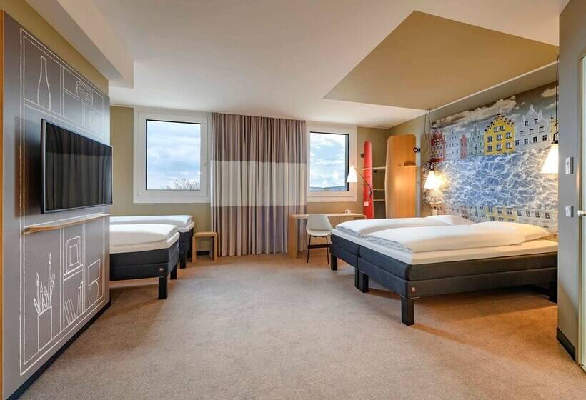 בית מלון כפרי Ibis Landshut City