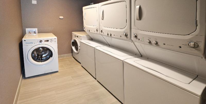 فندق Staybridge Suites   Red Deer North, An Ihg