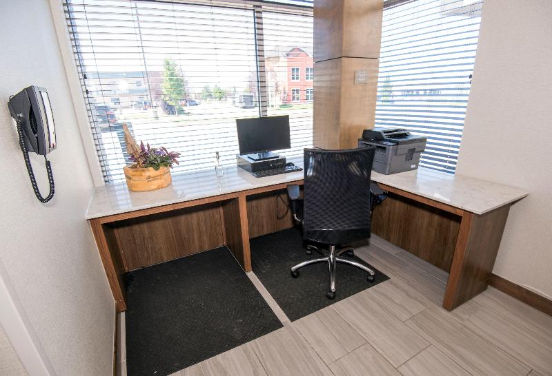 فندق Staybridge Suites   Red Deer North, An Ihg