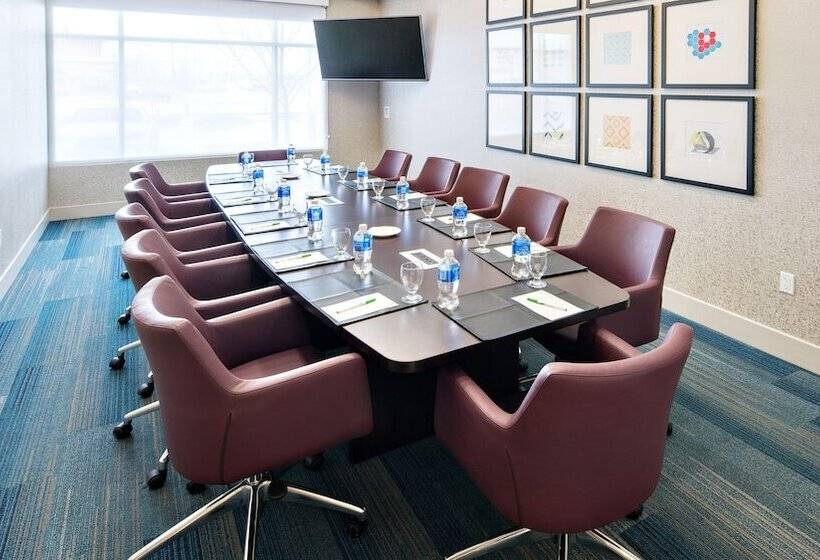 בית מלון כפרי Staybridge Suites   Red Deer North, An Ihg