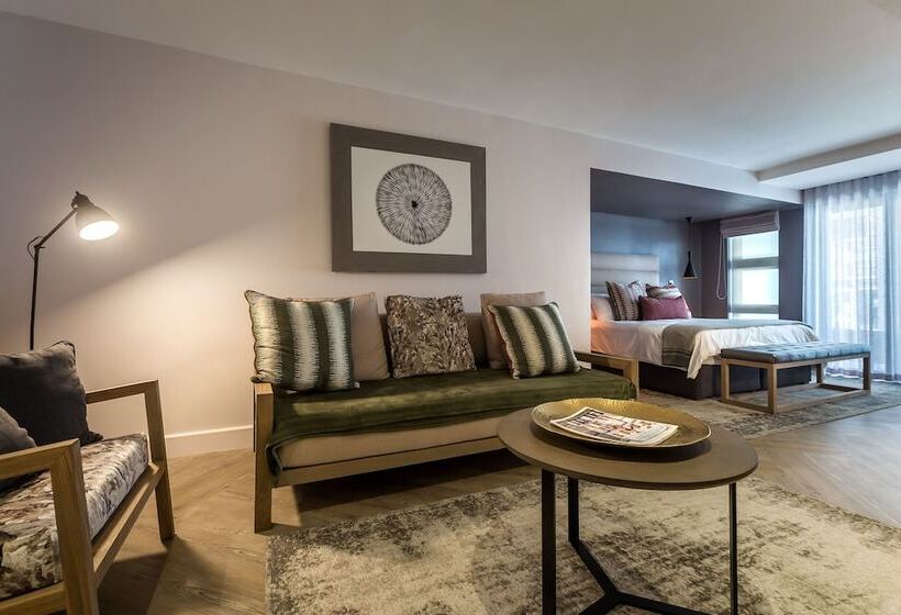 هتل The Junction Boutique