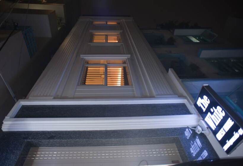 هتل The White House