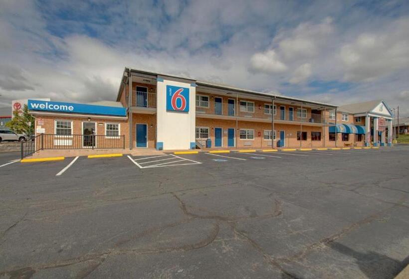 Motel 6falls Church, Va  Arlington Boulevard