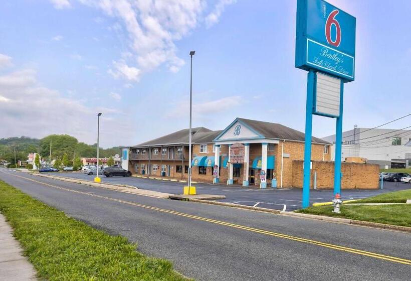 Motel 6falls Church, Va  Arlington Boulevard