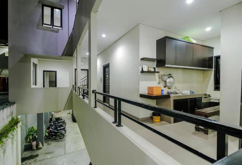 بنسيون Reddoorz Near Samarinda Central Plaza