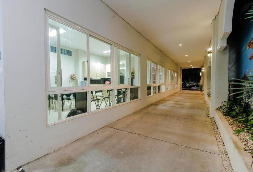 بنسيون Reddoorz Near Samarinda Central Plaza