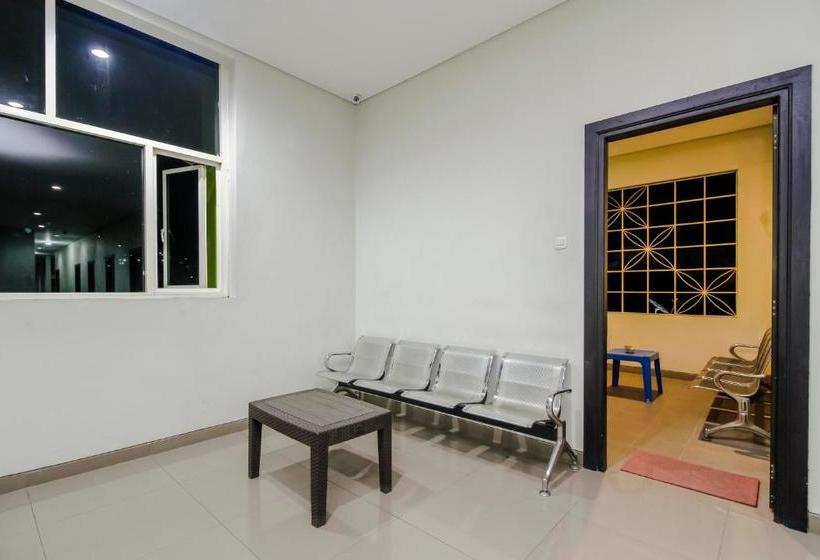 بنسيون Reddoorz Near Samarinda Central Plaza