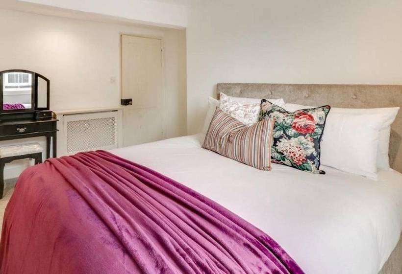 펜션 St Alphege Fmp