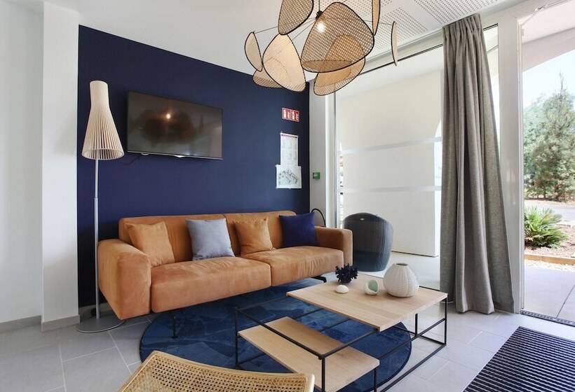 住所  Résidence Prestige Odalys Les Canissons