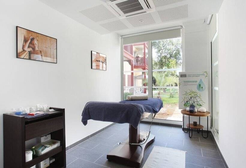 住所  Résidence Prestige Odalys Les Canissons