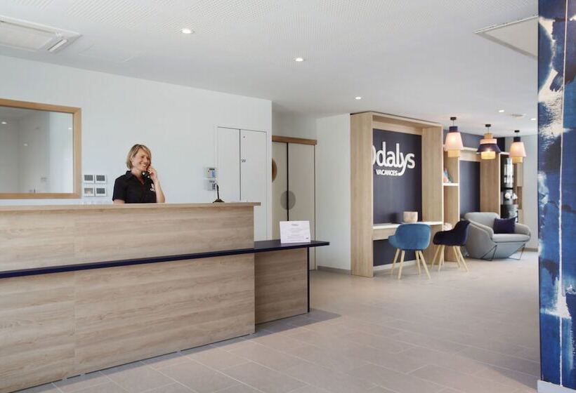 住所  Résidence Prestige Odalys Les Canissons