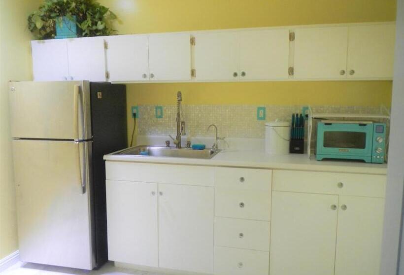 The Big Island Hostel