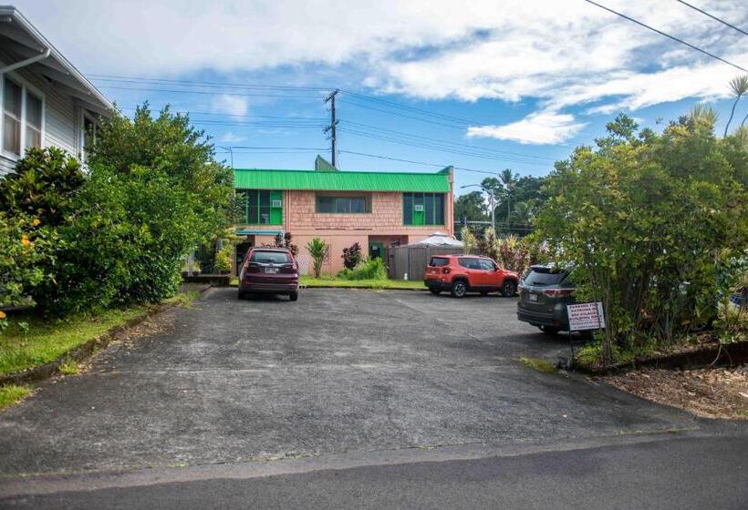 The Big Island Hostel