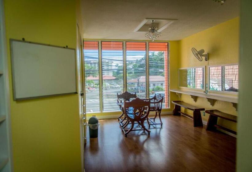 The Big Island Hostel