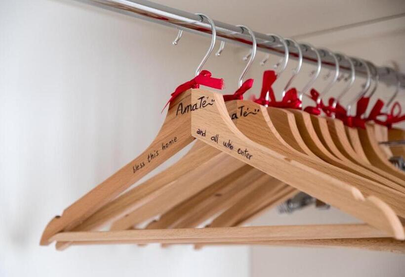 تختخواب و صبحانه Amatè Suite