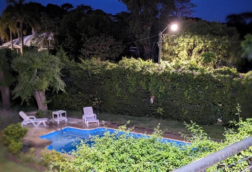 تختخواب و صبحانه Ars Amici