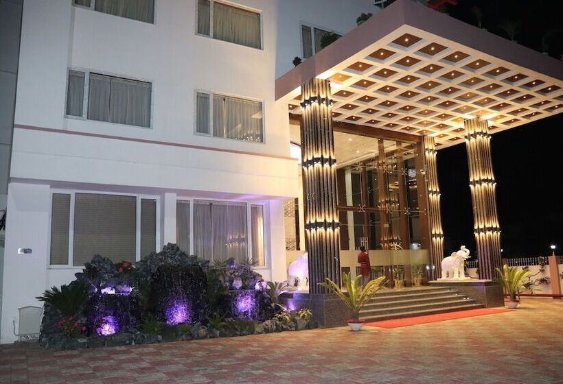 Dhamma Grand Hotel Resort