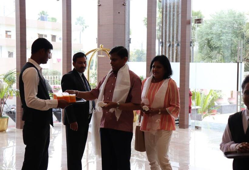 Dhamma Grand Hotel Resort