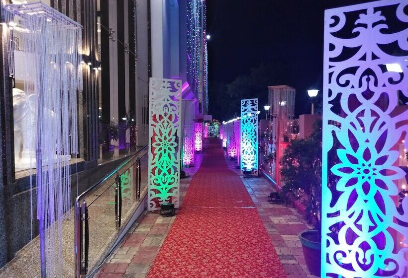 Dhamma Grand Hotel Resort