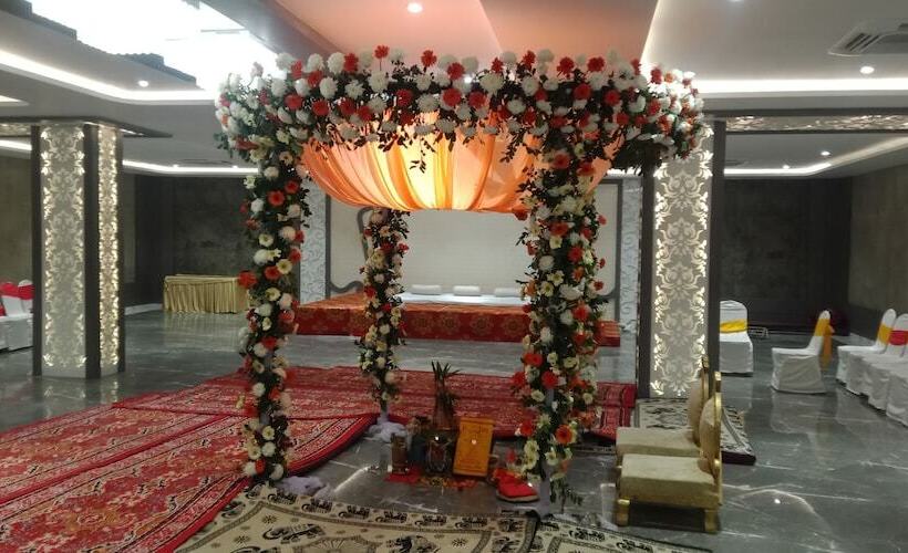 Dhamma Grand Hotel Resort