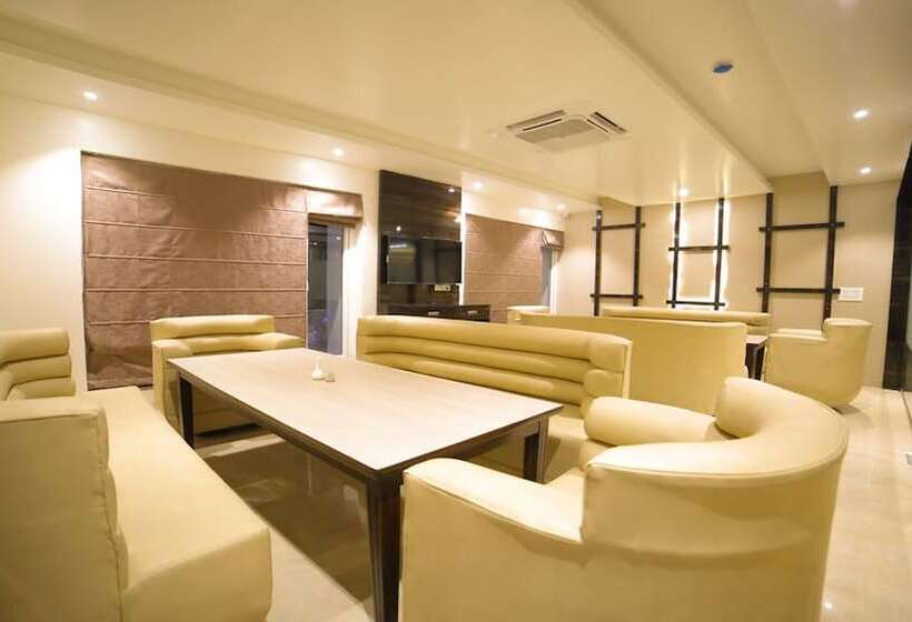 Dhamma Grand Hotel Resort