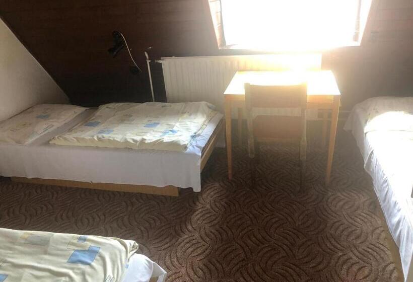 ホテル Horská Chata Primula   1000 M Nad Morom