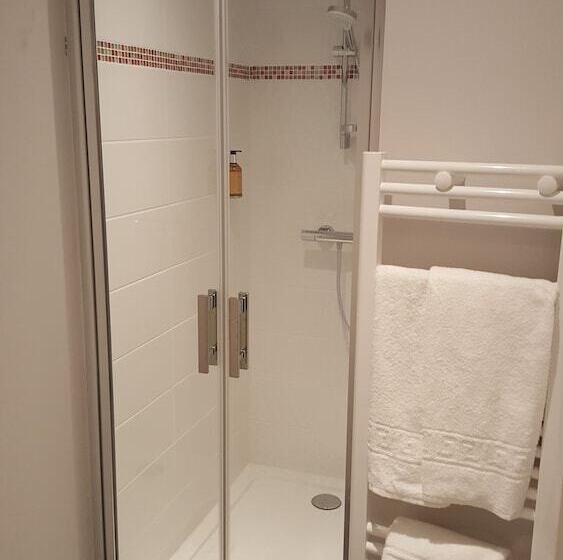 فندق Chez Jacqueline