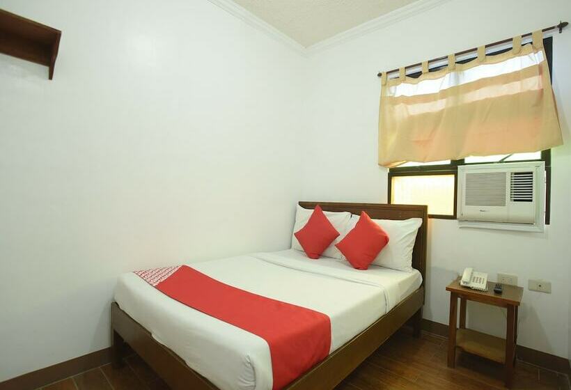호텔 Reddoorz Plus At Balai Sofia Bed & Breakfast Batangas